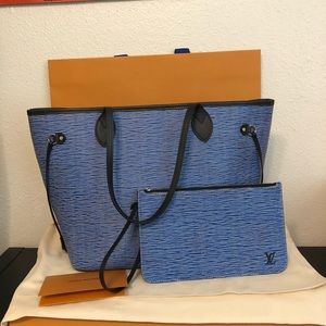Authentic Louis Vuitton EPI Neverfull Limited Edition includes pouch